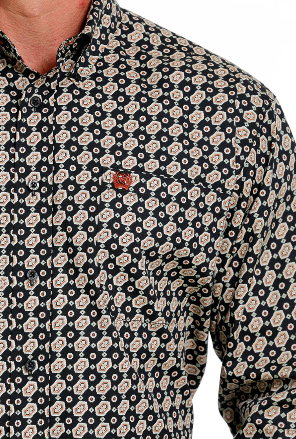 Camisa con botones y cintura ceñida para hombre